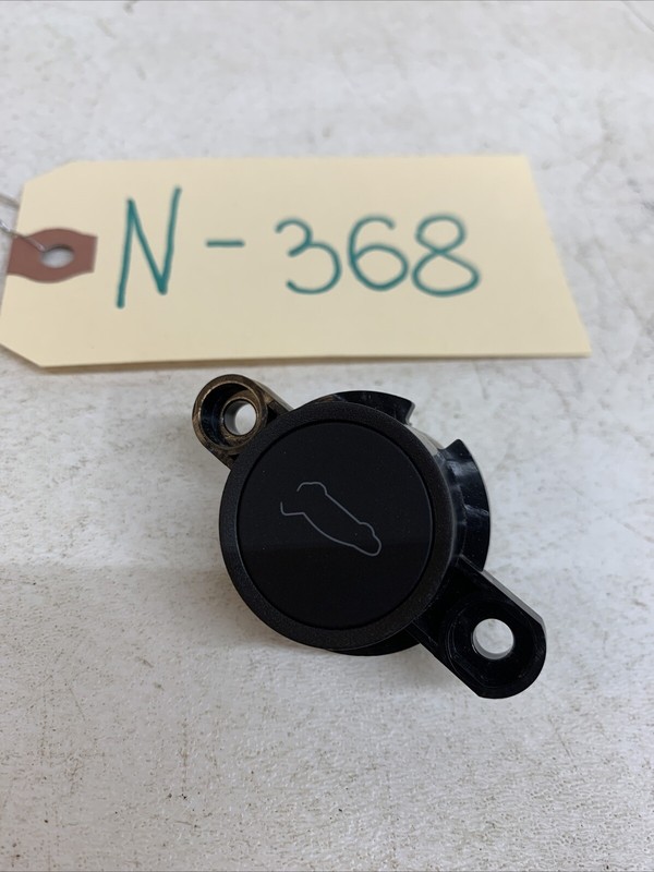 17-22 TESLA MODEL Y/3 REAR TRUNK LID RELEASE OPEN SWITCH OEM 1501907-00 368 B143