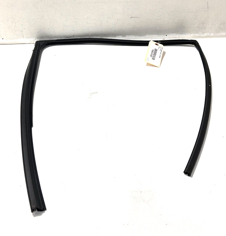 2018-2023 TOYOTA CAMRY REAR RIGHT PASSENGER WINDOW GLASS RUN CHANNEL SEAL OEM