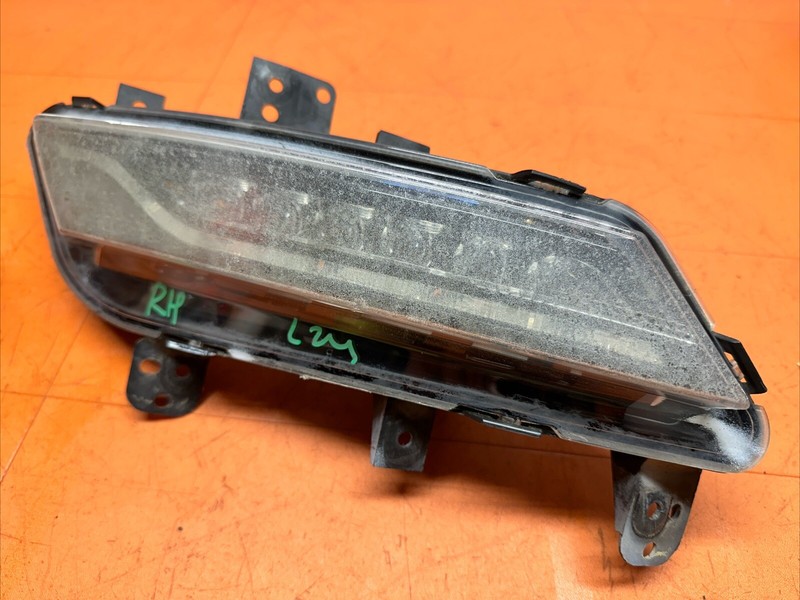 DP5315A424AB | 13 - 16 LINCOLN MKZ FRONT RIGHT FOGLIGHT DAYTIME RUNNING LIGHT OE