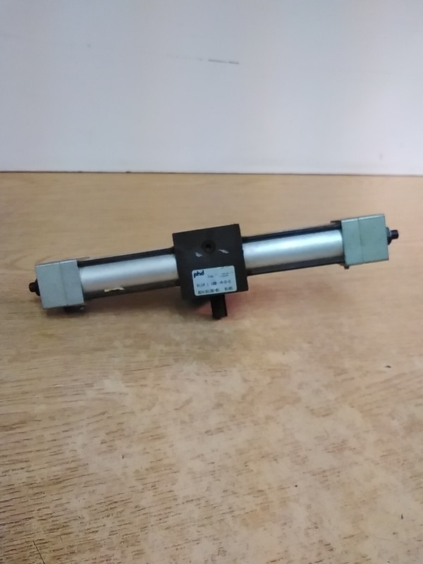 PHD R11A 1 180-A-D-Q 02418136-01 Rotary Actuator