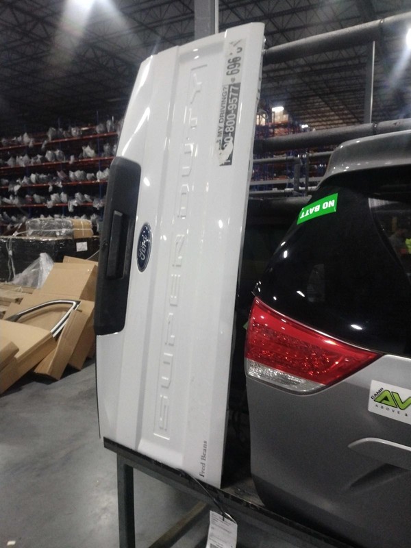 2022 Ford F250SD Pickup Tailgate White OEM JC3Z19G490F - Dings & Scratches