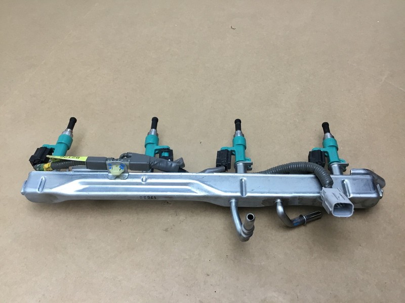 Lexus LC500 2018 5.0L Right Fuel Injection Injector Rail Pipe Line 18-21 :O