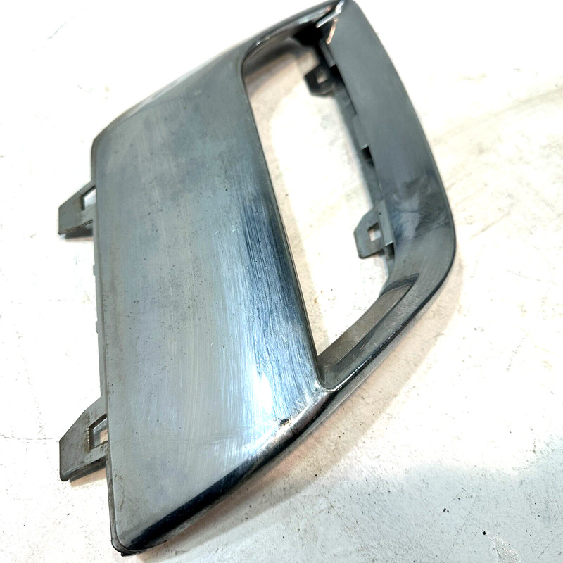 2018-2020 Volkswagen Atlas Rear Bumper Right Trim Exhaust Tail Pipe OEM