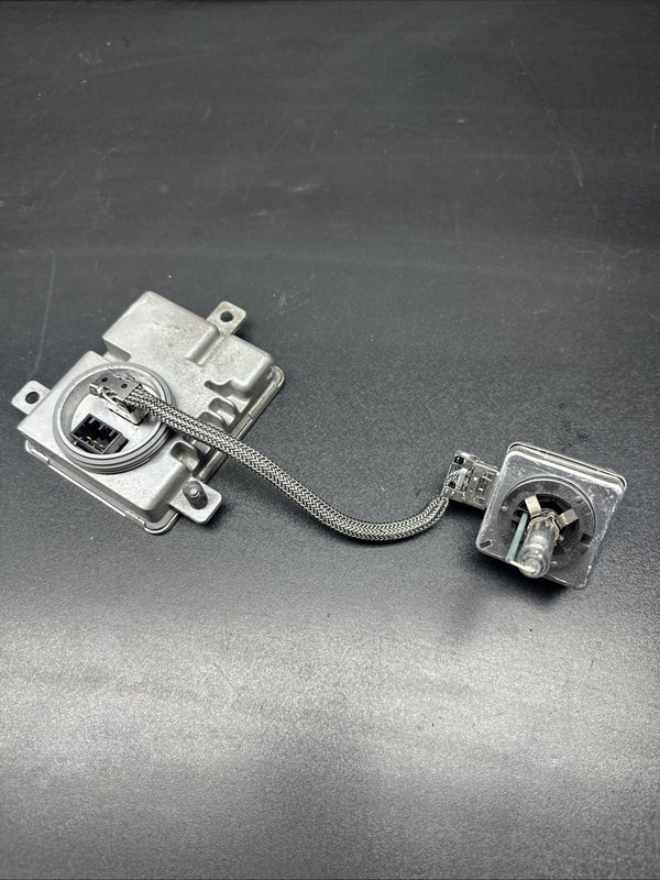 OEM for Audi A1 A3 A4 A5 A6 A8 Q5 Q7 HID Xenon Headlight Ballast and D3S Bulb
