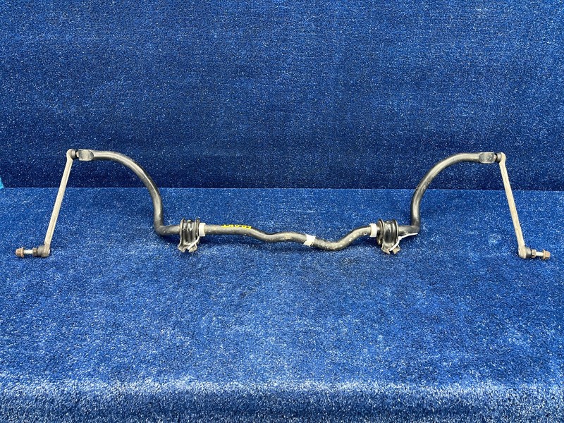 2017–2020 Nissan Pathfinder Front Sway Bar with Links OEM