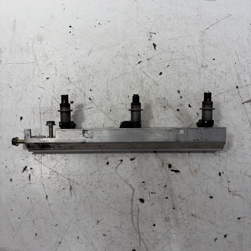 00-03 Acura TL Rear Fuel Rail 16620-P8E-A00 OEM