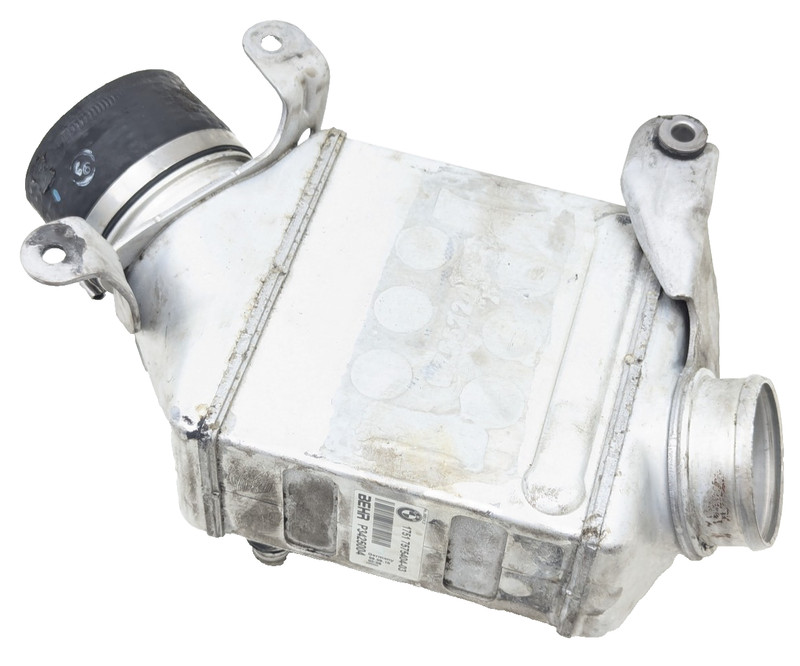 08-19 BMW F10 550i 650i X6 4.4L V8 Right Side Turbocharger Intercooler 7575404