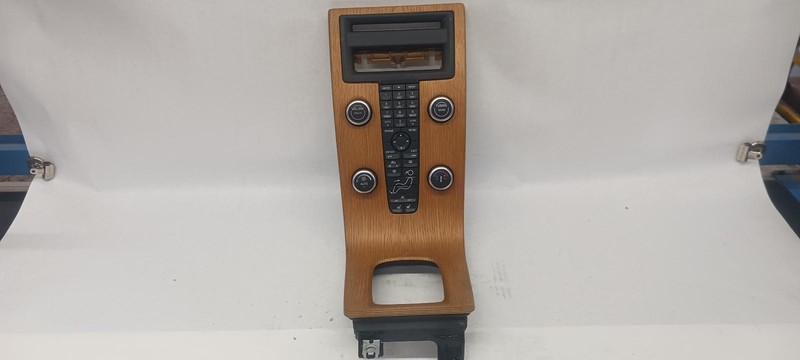 11-'12 VOLVO C70 radio control panel w/Bluetooth OEM 1 Year Warranty!