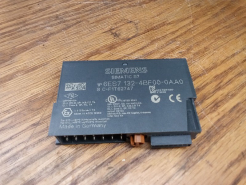 Siemens 1P 6ES7 132-4BF00-0AA0 Digital Output Module