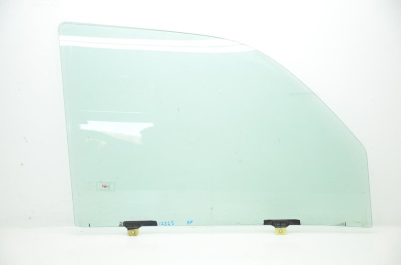 99-02 Toyota 4Runner 4WD Passenger Right Front Door Window Glass