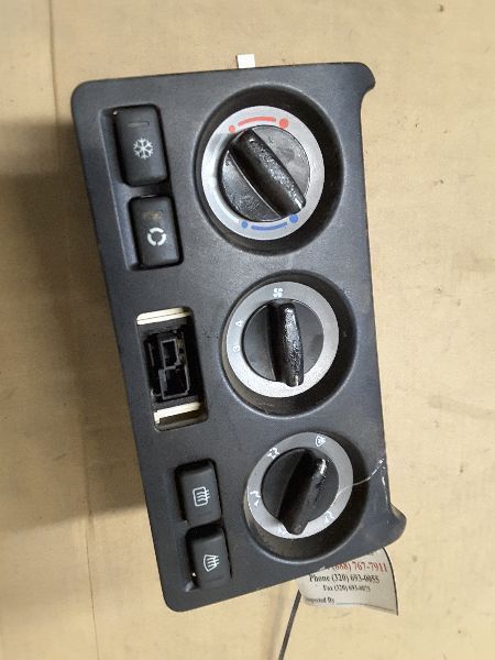 02 03 FREELANDER TEMPERATURE CONTROL W/O PREMIUM TEMPERATURE CONTROL 126618