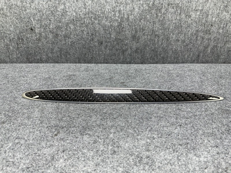 GENESIS GV70 22-25 OEM CENTER CONSOLE LEFT DRIVER CARBON FIBER DOOR TRIM MOLDING