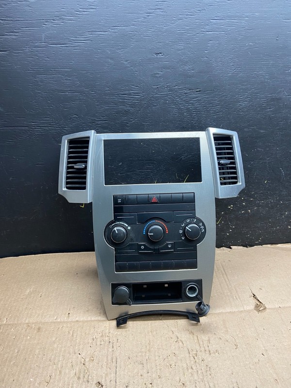 2008 2009 2010 Jeep Commander Grand Cherokee A/C Climate Control Bezel Y5365 DG
