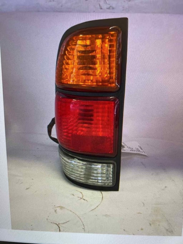 Tail Light Assembly TOYOTA TUNDRA Left 00 01 02 03 04