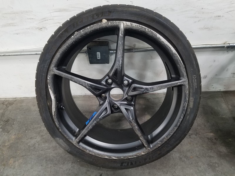 2016 McLaren 675LT Spider OEM 19" Front Wheel / Tire #2 - Damage #5556 O4