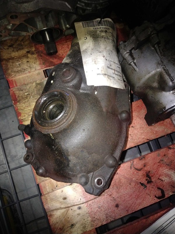 2006 BMW X3 Differential Carrier Assembly OEM 31507548999 195K Miles 4WD