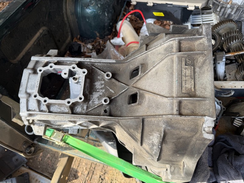 87-97 FORD F250 F350 OEM GAS MOTOR ZF MANUAL TRANSMISSION BELL HOUSING