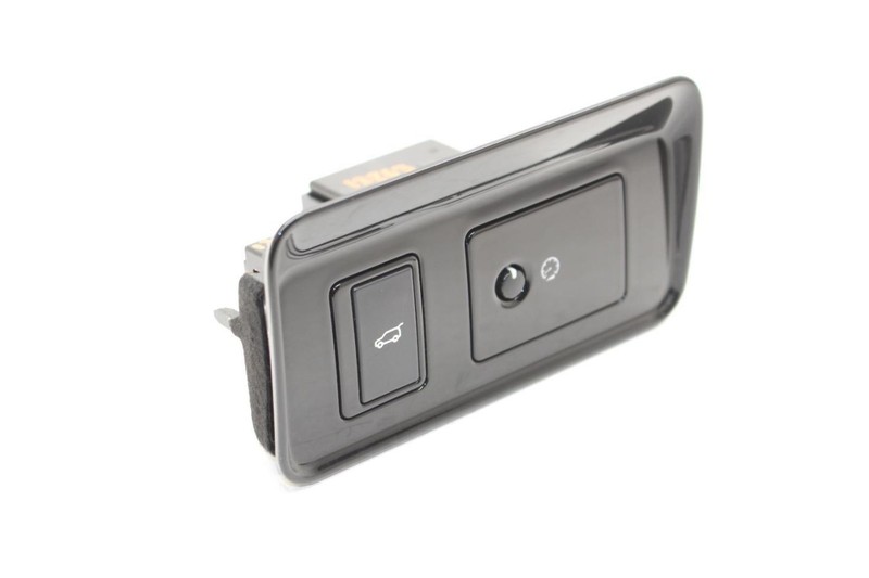 17-20 F-PACE Trunk Release Button HK8311654BB
