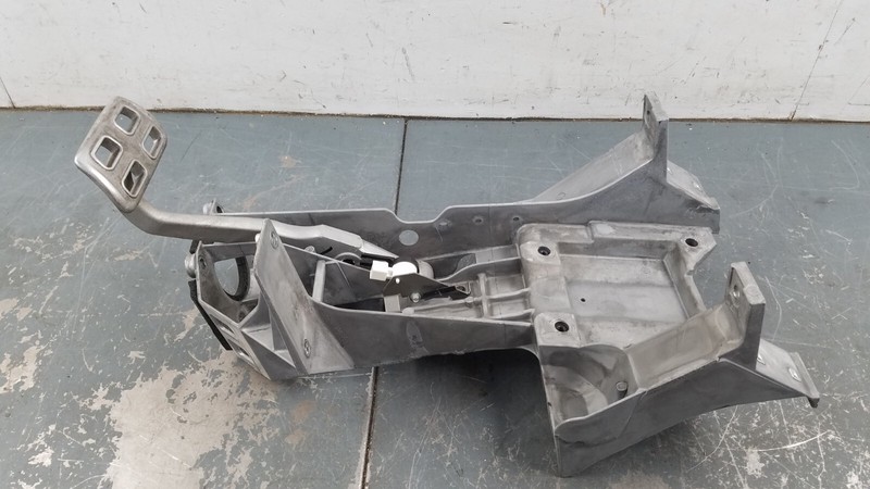 08 Chevy Corvette C6 Convertible Steering Column Bracket / Brake Pedal #5004 P8