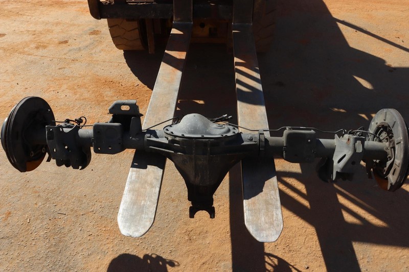 2015-2020 CADILLAC ESCALADE 4X2 REAR AXLE 8 SPEED TRANSMISSION 3.23 RATIO OEM