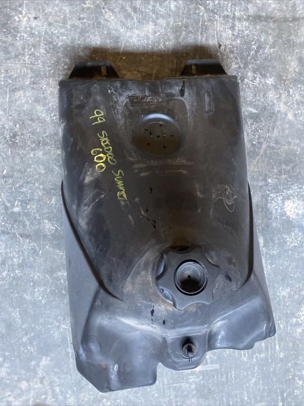 99 1999 SKI DOO SKIDOO SUMMIT 600 SNOWMOBILE BODY FUEL GASOLINE GAS TANK