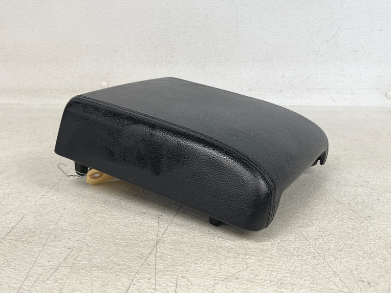 ⭐2015-2019 LAND ROVER DISCOVERY SPORT FRONT CENTER ARMREST COVER OEM LOT2647