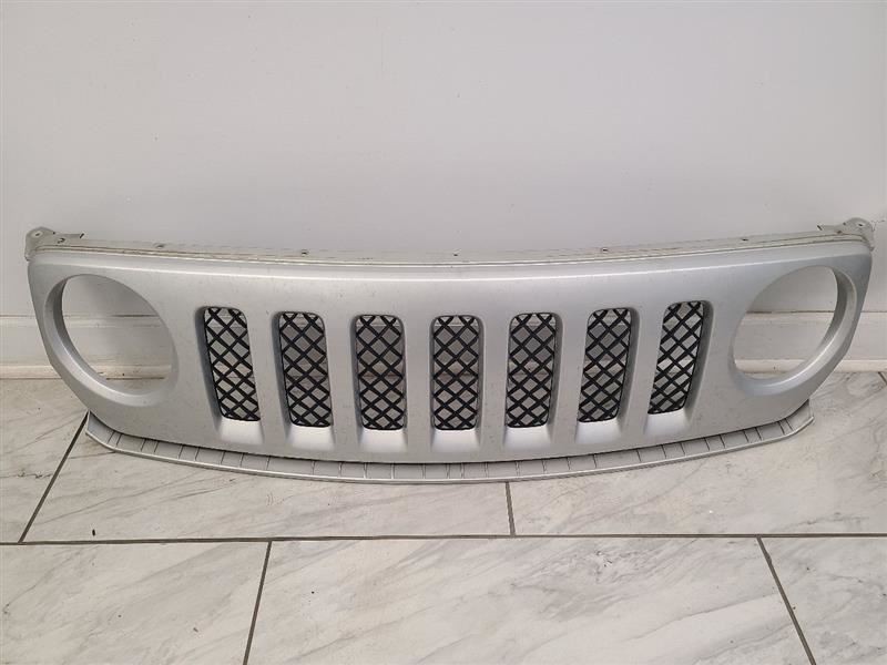 Grille Fits 11-17 PATRIOT 578920