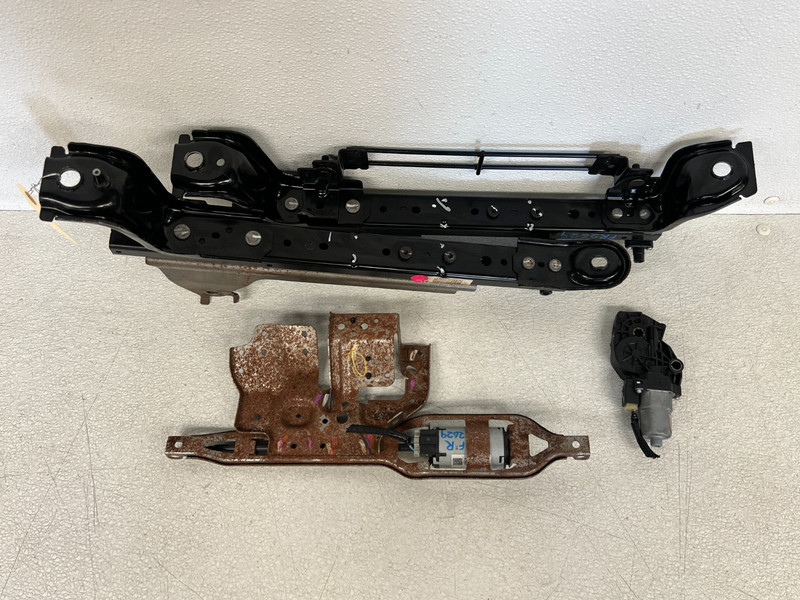 ⭐2016-2019 NISSAN TITAN XD FRONT RIGHT PASS SEAT TRACK FRAME RAIL OEM LOT2629