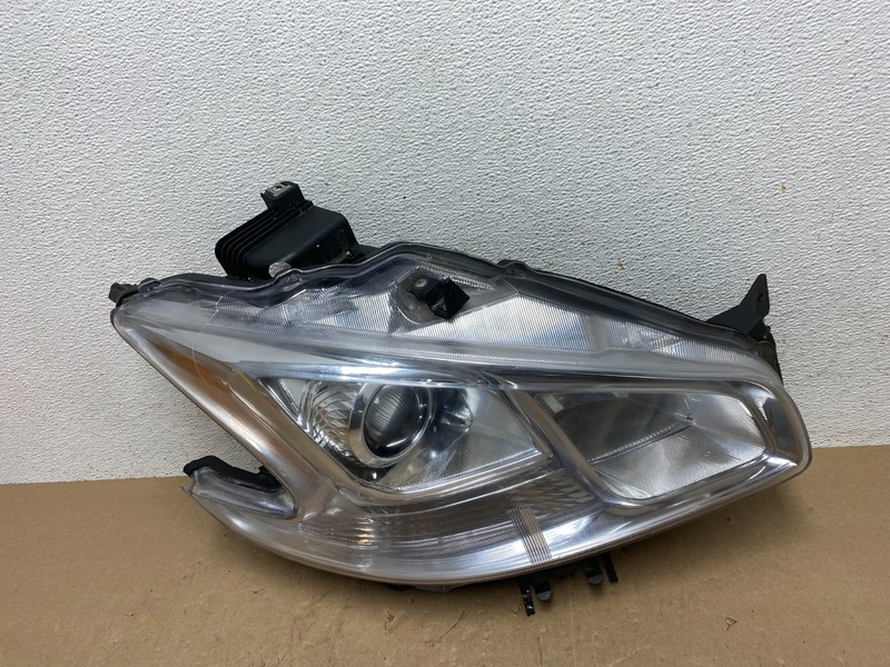 2009 - 2014 Nissan Maxima Headlight Right Passenger Xenon HID TYC AE6763 DW