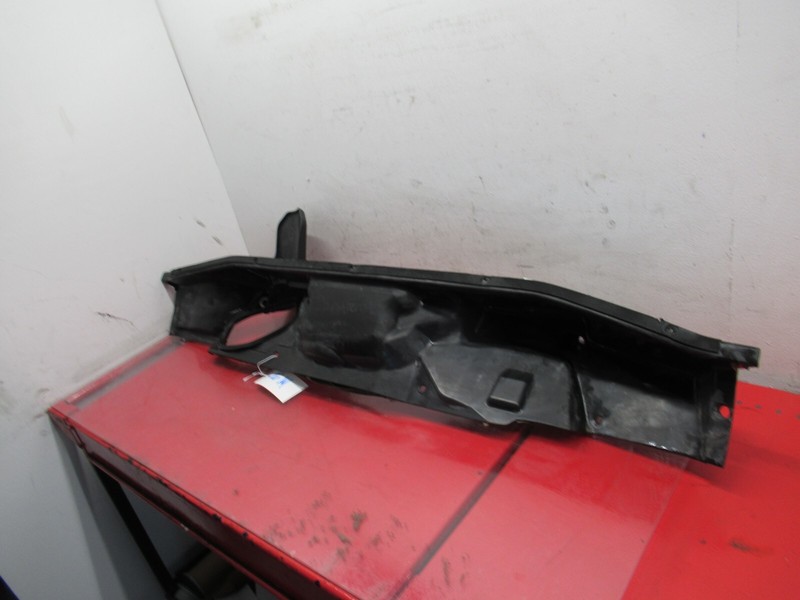 04-08 MASERATI QUATTROPORTE FRONT RADIATOR DUCT BRACKET BRACE OEM
