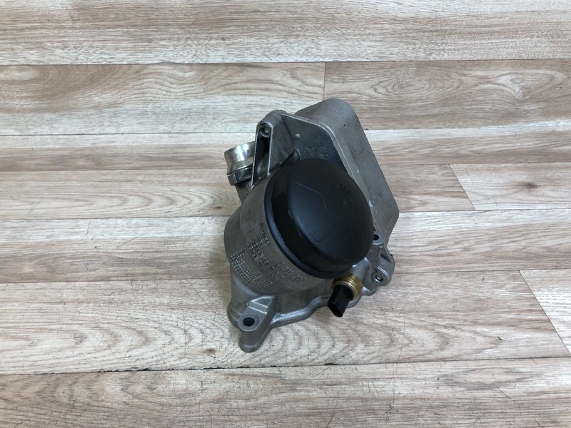 BMW E90 E92 E60 335 535 335I 535I 535XI OEM FRONT ENGINE OIL FILLER 07-13