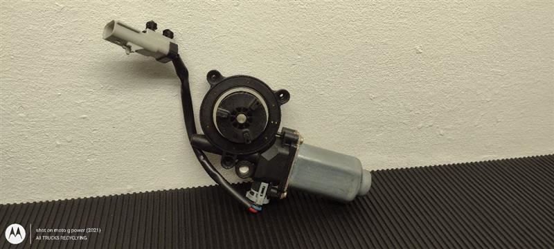 2003 Jeep Liberty Rear Right Passenger Power Window Motor Only OEM 135-01869R