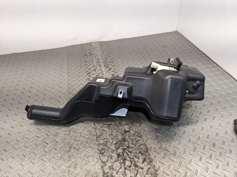 Wash Reservoir Sedan Without Headlamp Washers Fits 10-12 CTS 1185837