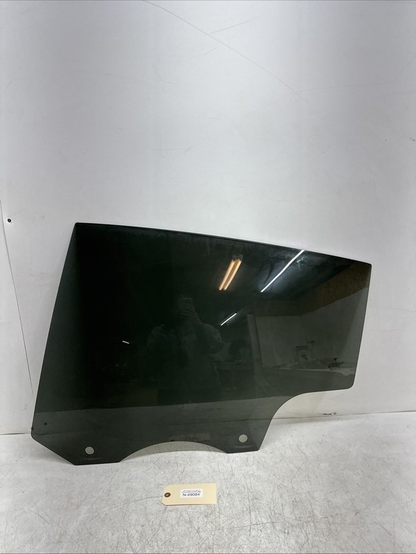 2020-2023 TESLA MODEL Y DOOR GLASS LEFT REAR OEM 43R-004553 49084 S1