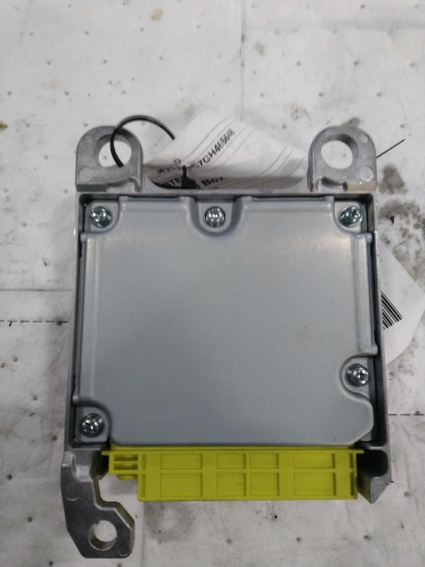 Used Air Bag Module fits: 2016 Subaru Forester Air Bag console front Grade A