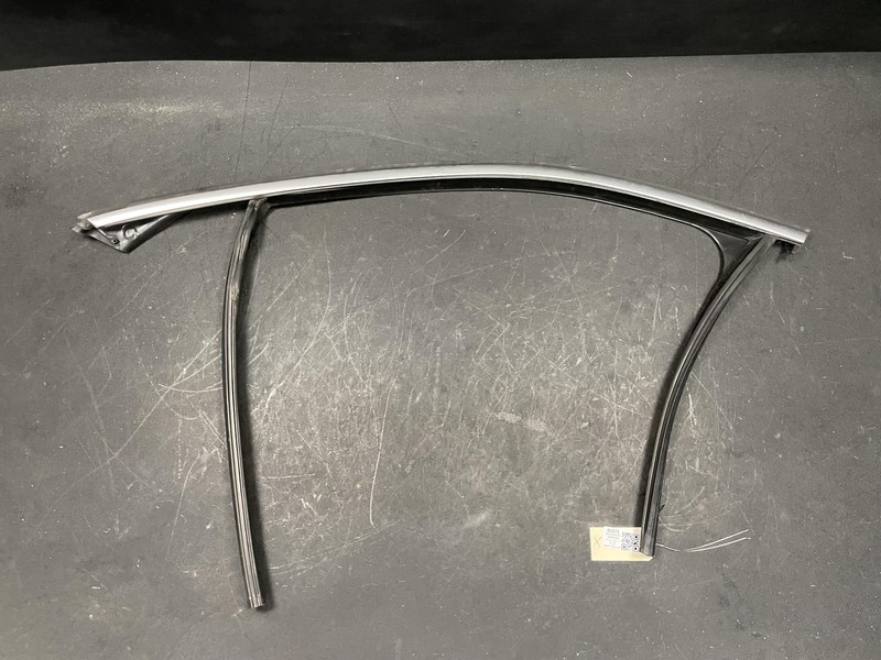Front Left Door Window Glass Run Channel 2018 BMW X1 51337362237 2016 - 2022 X