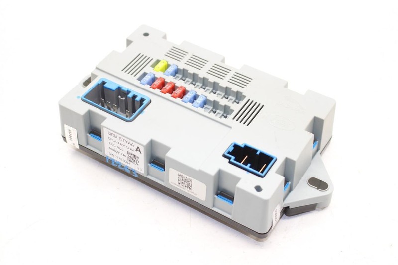 2017 Jaguar F-PACE Interior Cabin Fuse Box CPLA14Q073AA