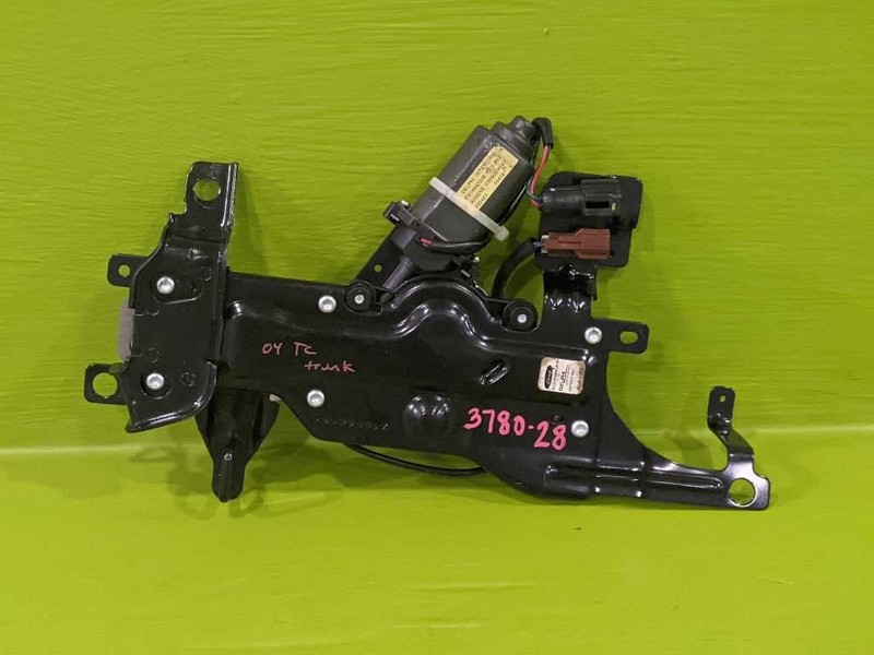 03 04 05 06 07 TOWN CAR TRUNK LOCK RELEASE MOTOR ASSEMBLY OEM 3780-28