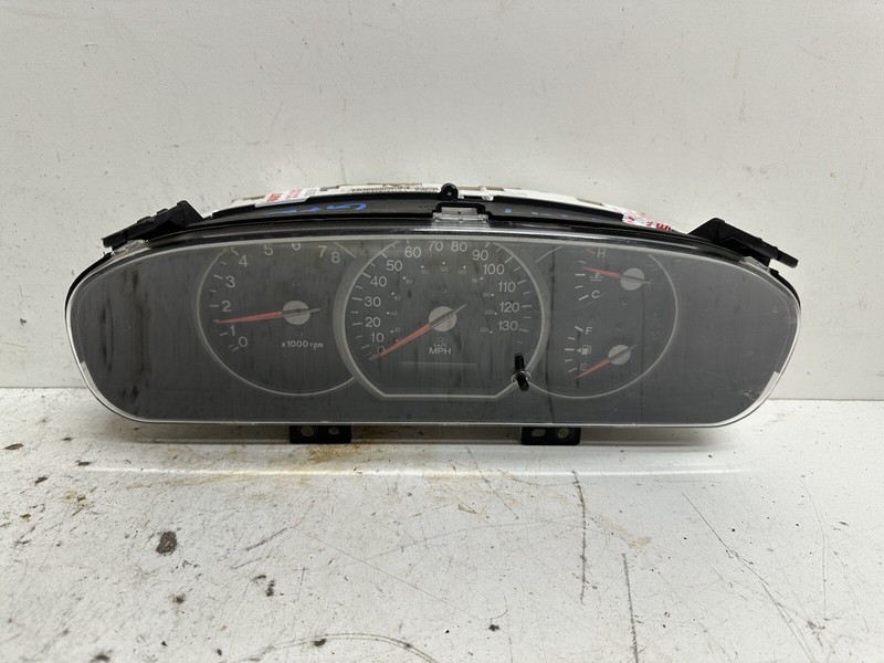 2004-2005 Kia Sedona Cluster Speedometer tach gauges instrument panel oem