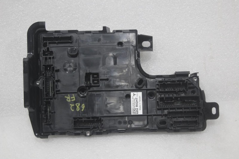 2020 2021 2022 2023 2024 TESLA MODEL Y RIGHT BODY COMFORT MODULE 1497846-10-E