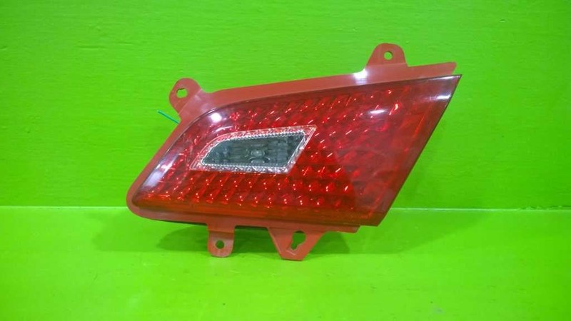 08 09 10 INFINITI M35X PASSENGER RIGHT LID MOUNT TAILLIGHT LAMP OEM 2602-67