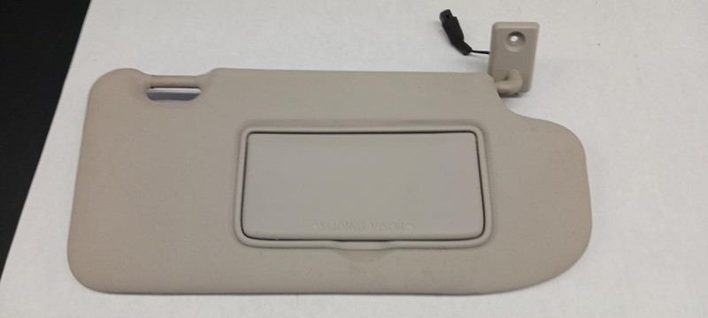 17-'18 ROGUE SPORT right passenger Sun visor w/o sunroof OEM Grade A!