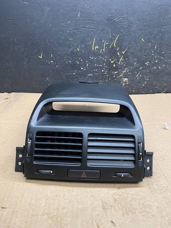 2006 2007 2008 Suzuki Grand Vitara Center Console Air Vent Oem Y9966 DG