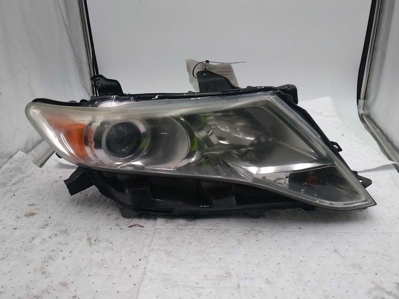 2013 Toyota Venza Right Headlight Assembly Black OEM 216571 Used 126K Miles