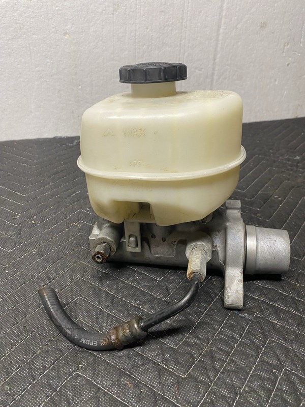 2013-2016 Ford F250 Brake Master Cylinder w/ Reservoir OEM