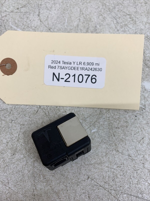 ⚡️24-25 TESLA MODEL Y INTERNET ADAPTER CONNECTOR ETHERNET 21076 B143