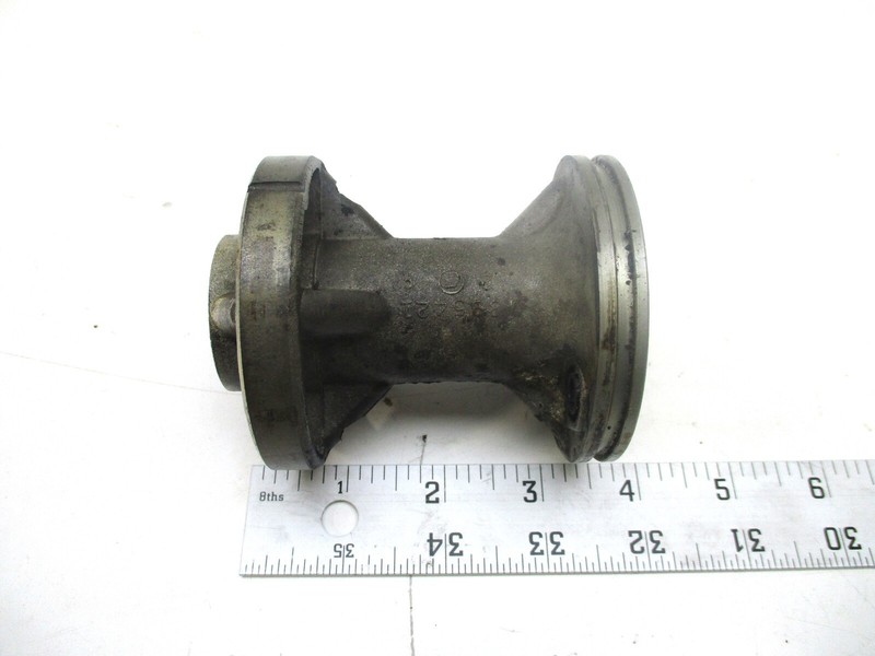 433428 Johnson Evinrude PropshaftBearing Carrier 18 20 25 30 35 HP