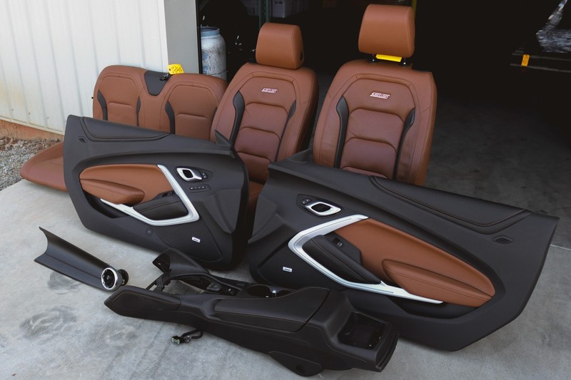2016-2024 Chevy Camaro SS Tan Seats Console Door Panels *USED*