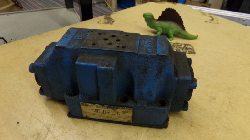 Vickers DG4V35CMWB40, DG5S80CEMWH20, Solenoid Valve *Free Shipping*