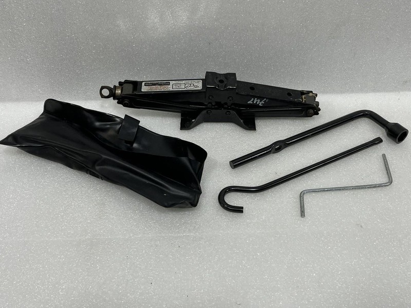 1997 1998 1999 ACURA CL SPARE TIRE JACK AND TOOLS WITH BAG